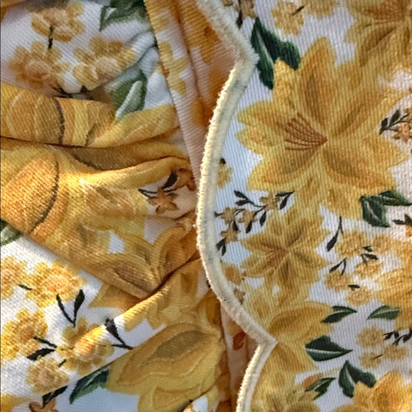 FARM Rio Yellow Floral Ruffle Belted Jumpsuit Romper - Picture 4 of 5